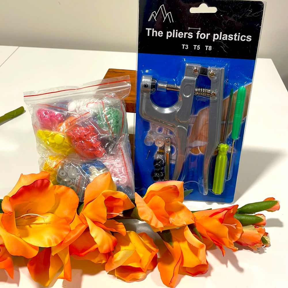 NIP Snap Pliers for Plastic Snaps (T3 T5 & T8) with Assorted Colours Snaps